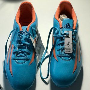 Football/soccer shoes